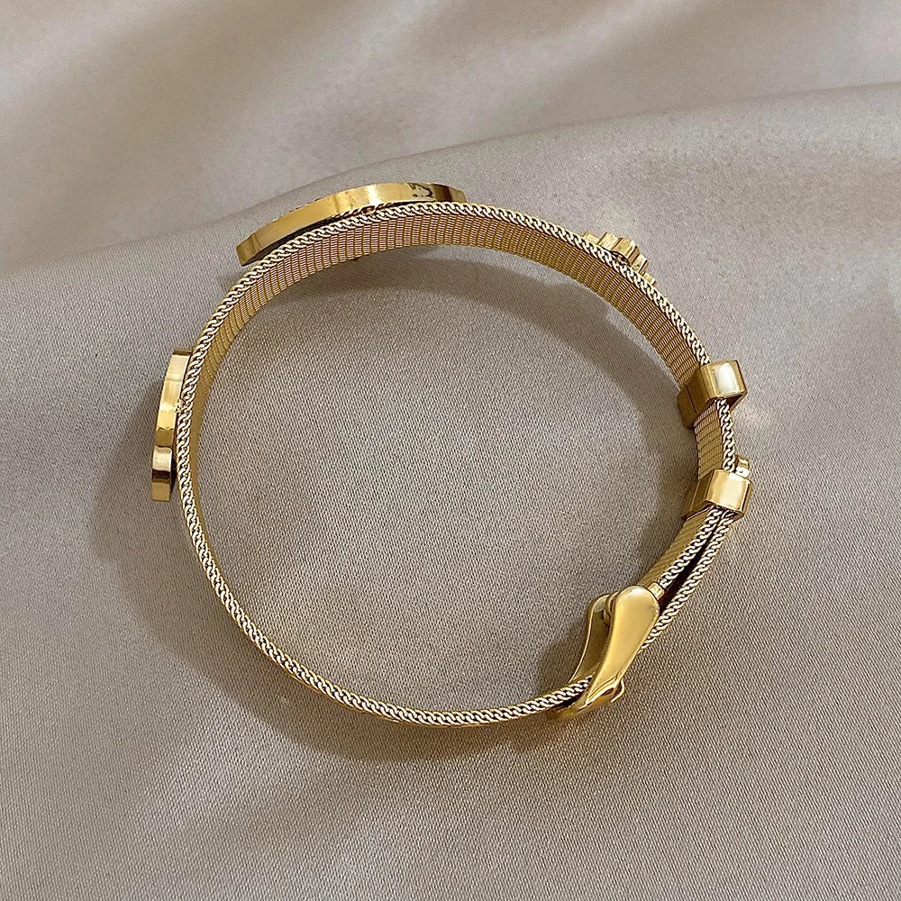 Geometric pattern bracelet