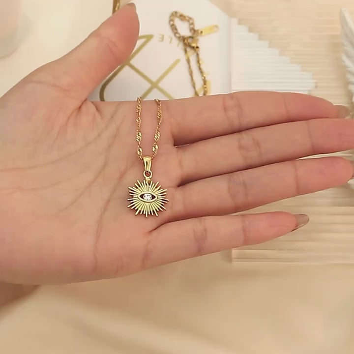 Enchanting Evil Eye Pendant Necklace – A Shimmering 18k Gold Plated Treasure for Fashion-forward Women
